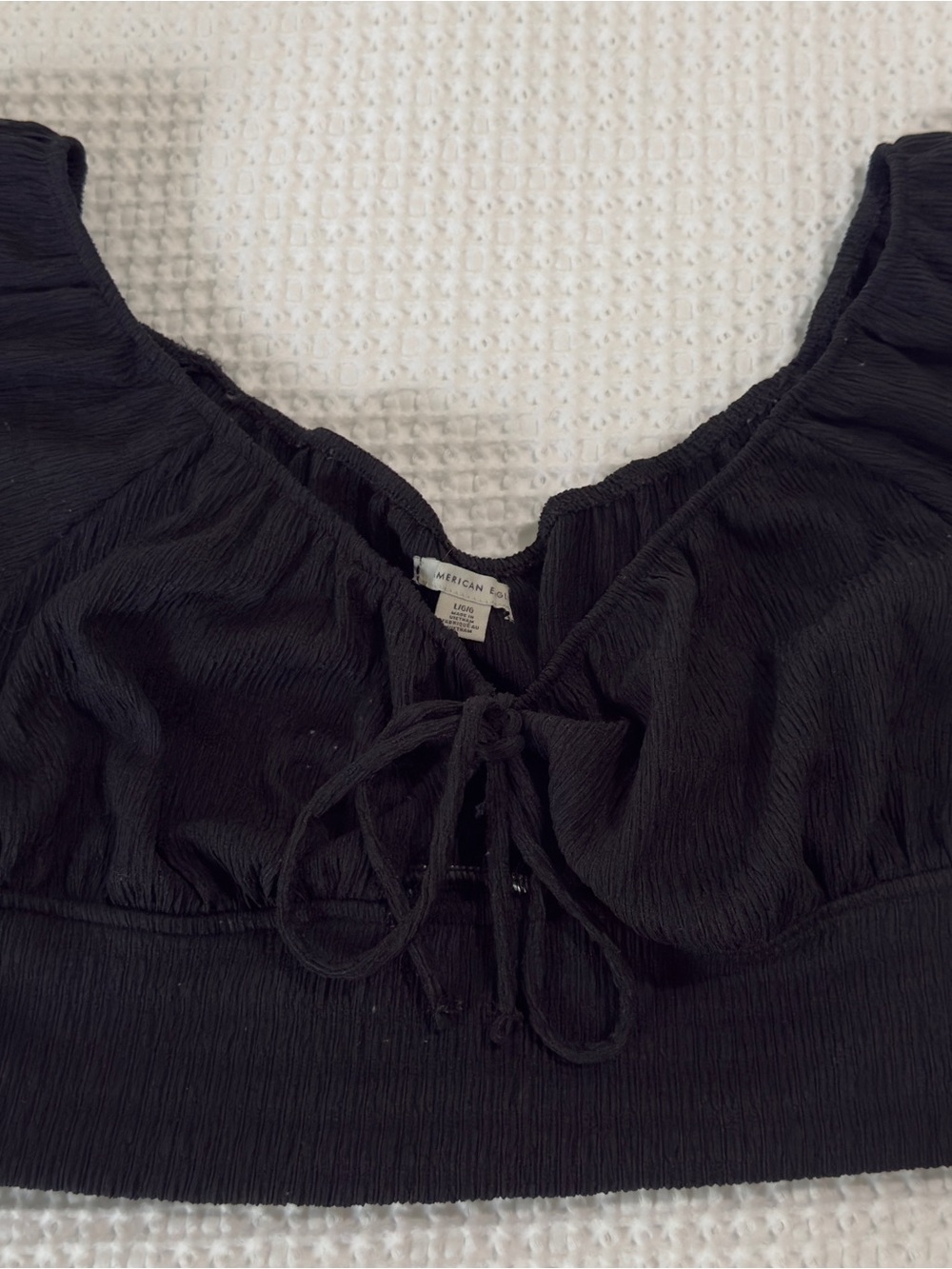 American Eagle Outfitters Black Cropped Tie-Front Top